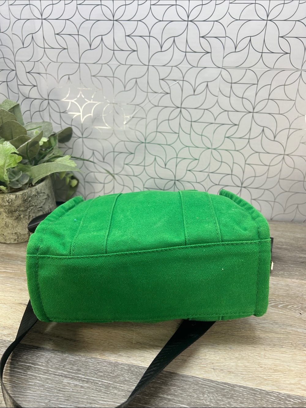 The Tote Bag Green Canvas Tote Bag with Interior Zip Pocket - Picture 3 of 5